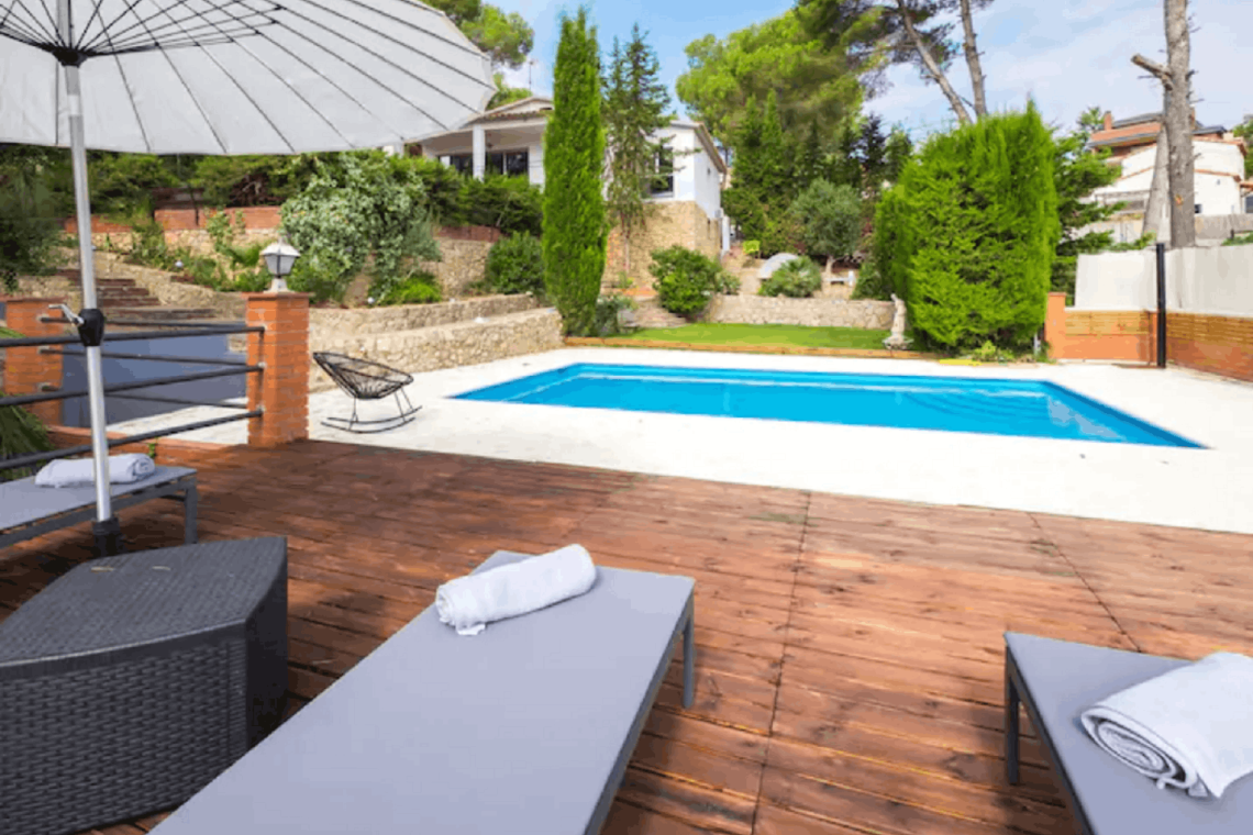 book villa in Barcelona